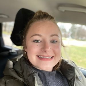 Meet your Posher, Danielle